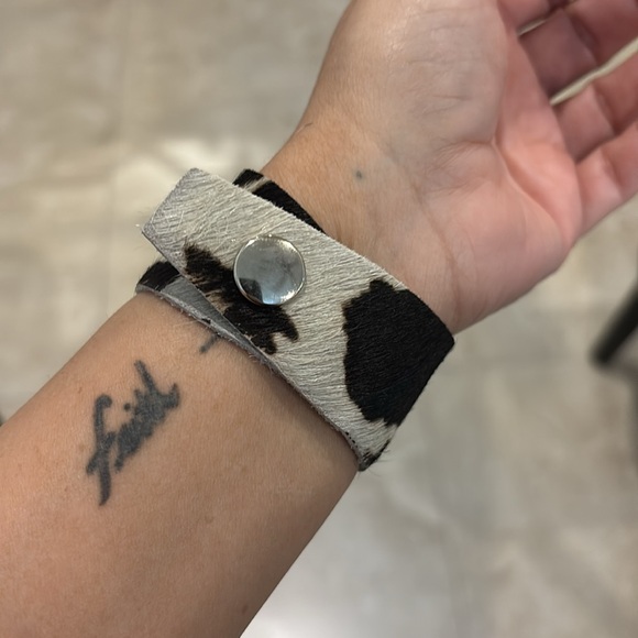 Cowhide Leather Band Western Boho Watch WORKING! - Picture 5 of 6